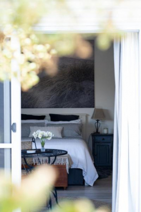 Tranquil, spacious and private garden retreat